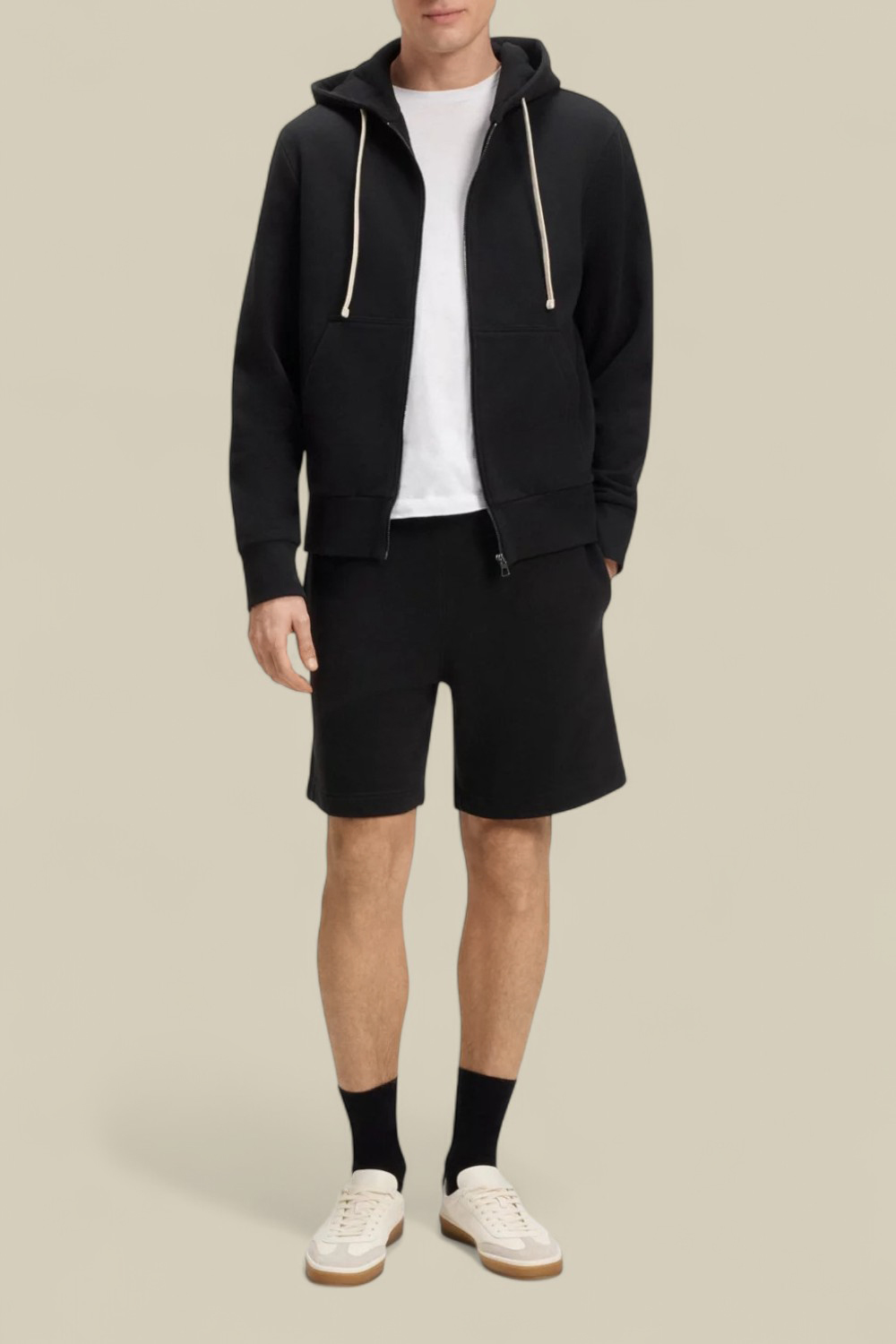 תמונת כל הלוק של בוס X דיויד בקהאם מכנסיים קצרים אוברסייז